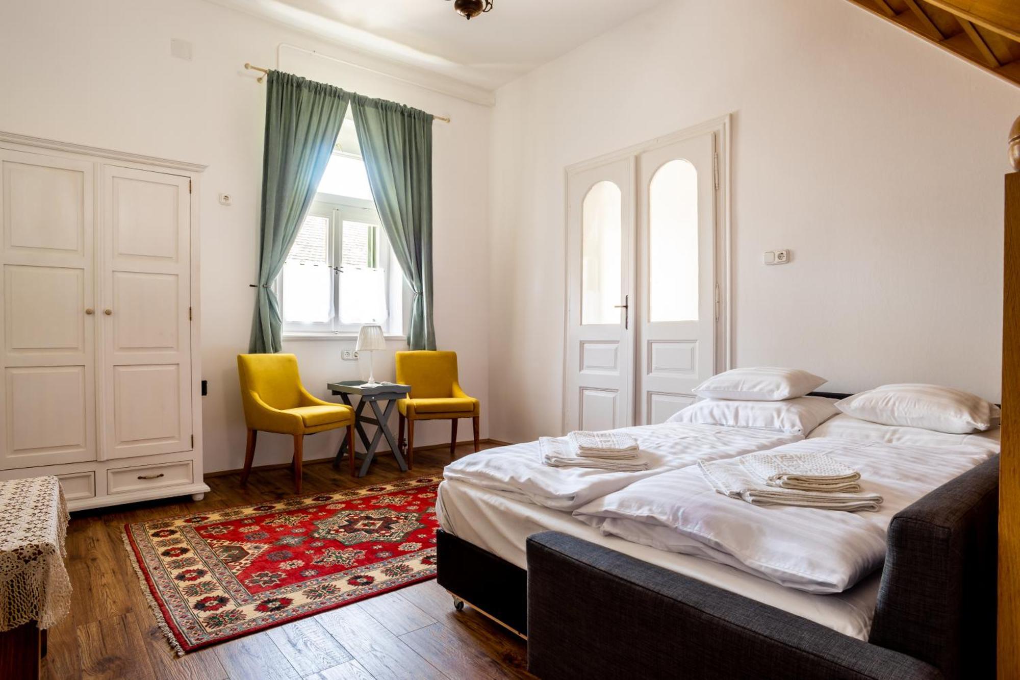 Vaj Bisztro Es Vendeghaz Apartment Palkonya ภายนอก รูปภาพ