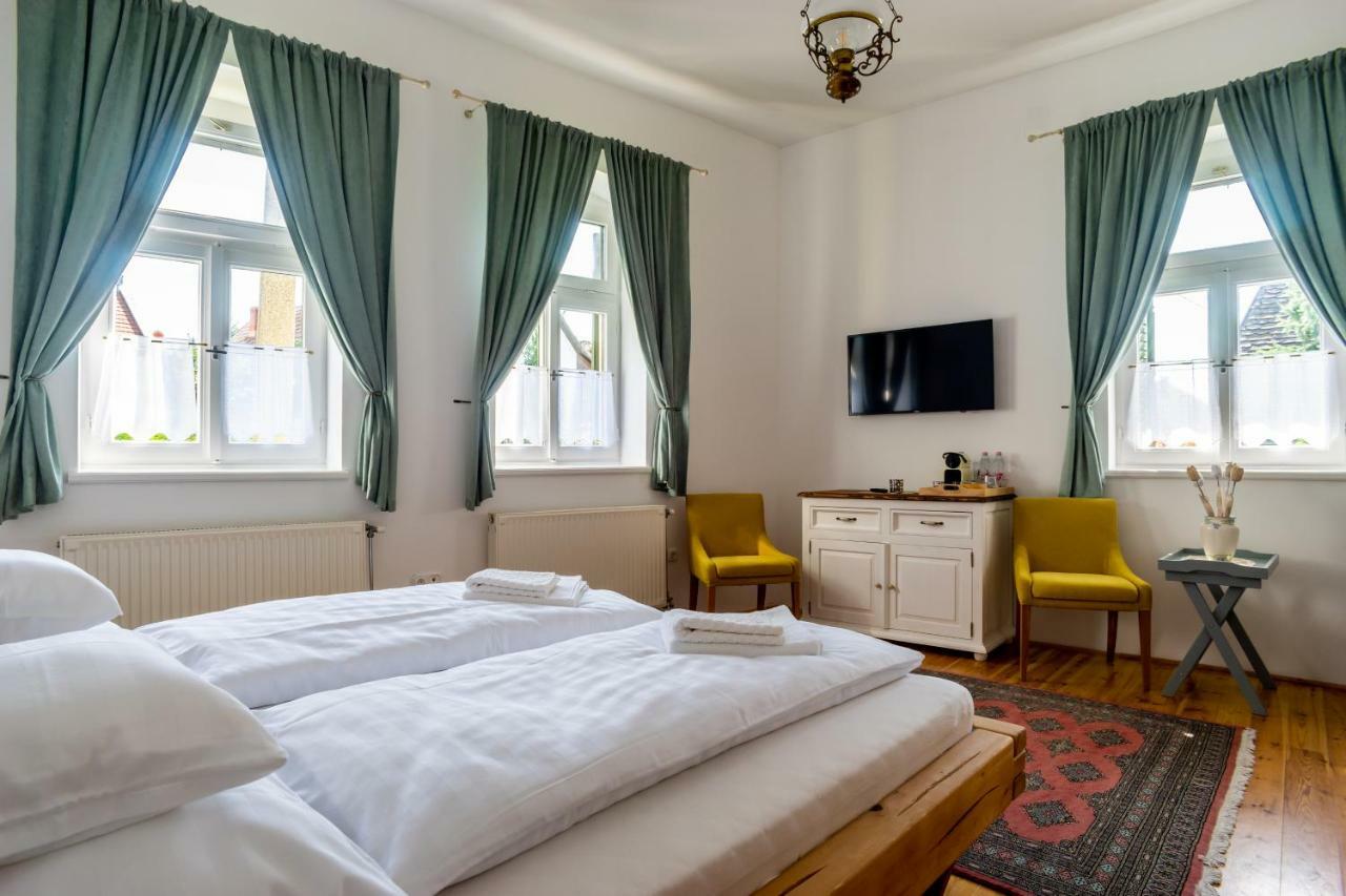 Vaj Bisztro Es Vendeghaz Apartment Palkonya ภายนอก รูปภาพ